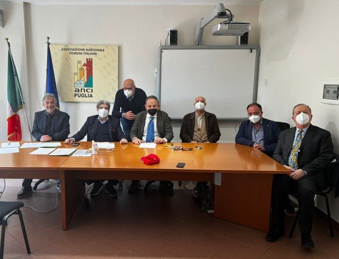 Immagine di copertina: Sanità: Prosegue ciclo incontri tra Anci e OO.SS. Medici su riorganizzazione medicina territoriale pugliese.