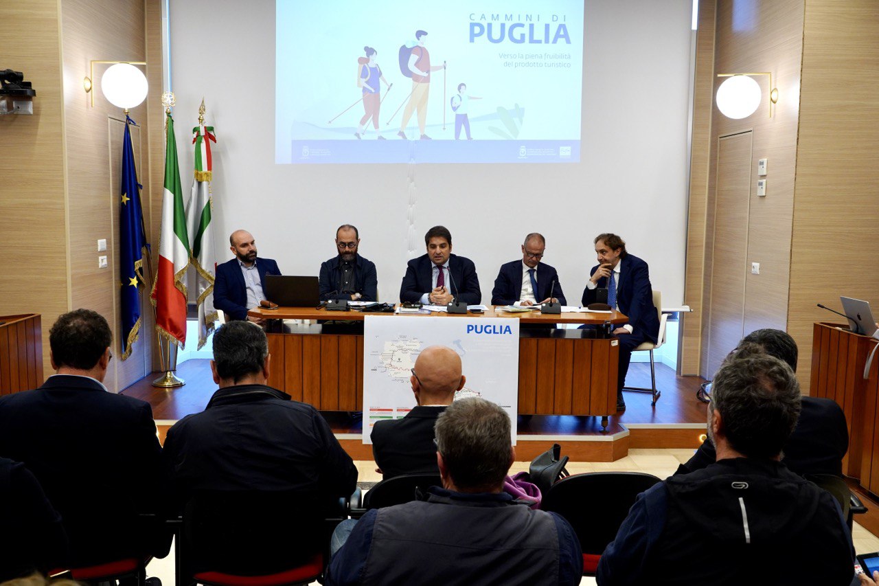 Immagine di copertina: Turismo sostenibile: Da Regione interventi per 3,2 mln sulla rete dei Cammini di Puglia